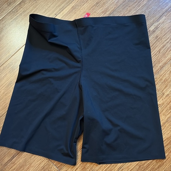 SPANX Black Mid-Thigh Shapewear - medium - new w/o tags - Picture 3 of 3